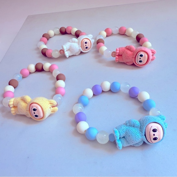 NWOT 1 Handmade Labubu Colorful Beaded Kid Bracelet - Picture 1 of 4